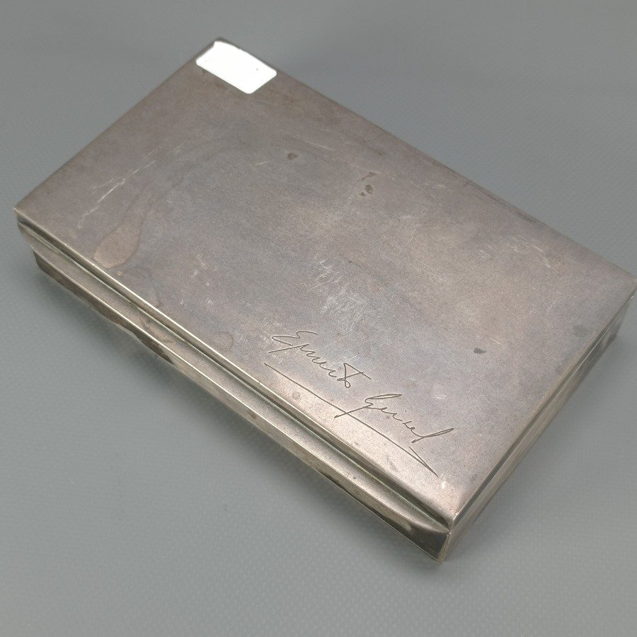 Cigarrera de mesa en plata con interior de madera firmada por Ernesto Geisel - imagen 2