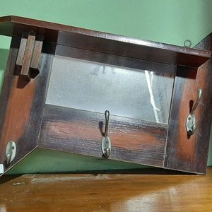 Perchero de Madera con Repisa, Espejo y 3 Ganchos (1 Quebrado) - imagen 3