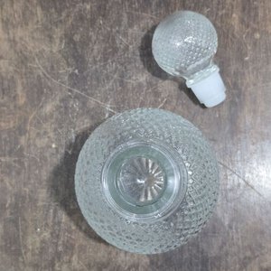 Decantador de Vidrio Transparente con Tapón y Diseño de Malla - imagen 3