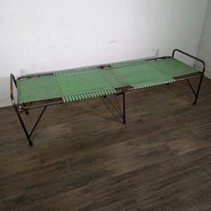 Catre Plegable Metálico con Lona Plástica Verde y Blanca - imagen 2