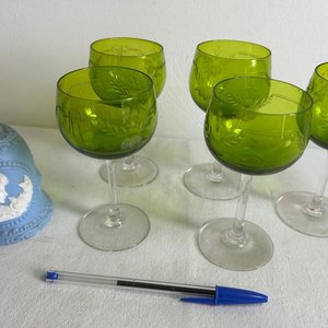 Juego de 5 Copas Verdes con Campana Decorativa de Cerámica Azul - imagen 3