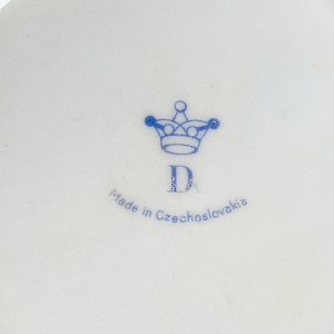 Dos piezas de porcelana checa, salsera y centrito decoración floral - imagen 5