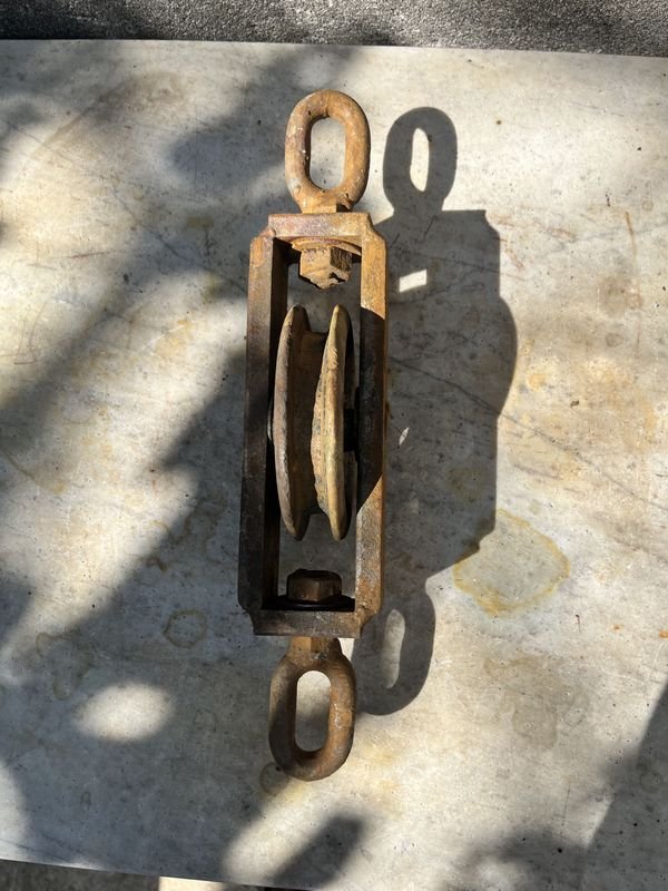 Cadena de hierro y placa metálica - imagen 2