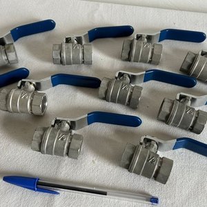 Lote de 10 Llaves de Paso de Acero Inoxidable con Manija Azul - imagen 3