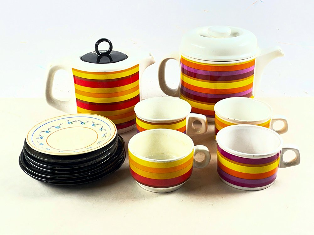 Juego de Tetera, Azucarero y Tazas Multicolor con Platillos