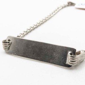 Pulsera de Plata con Placa y Cadena Delicada - imagen 2