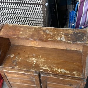 Lote anterior: Mueble de madera con puertas