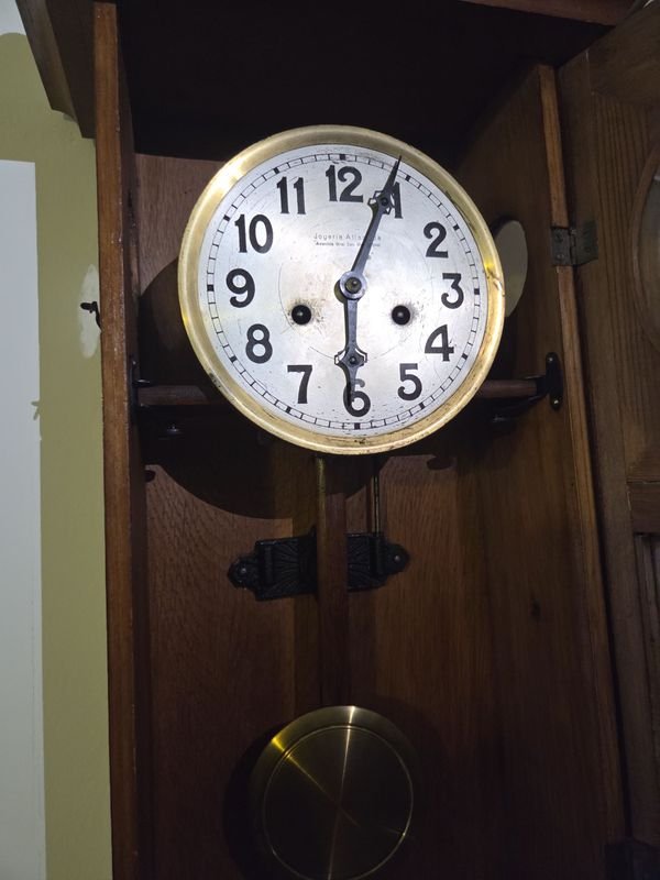 Reloj de pared antiguo con marco de madera - imagen 4