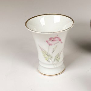 Lote de Cuatro Piezas Decorativas: Potiche Chino, Floreros y Lamparita - imagen 4