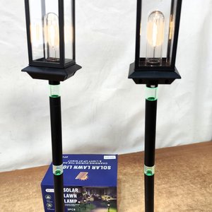 Juego de 2 Estacas Solares LED para Jardín, Recargables, Nuevas en Caja - imagen 3