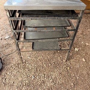Lote siguiente: Porta Bandejas Estructura Hierro Acero Inoxidable con 5 Bandejas