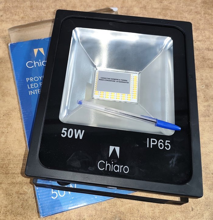 Lote anterior: Foco LED para exterior luz cálida 50W nuevo en caja