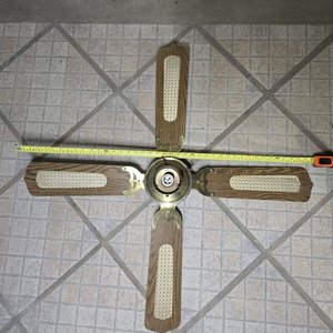 Ventilador de Techo con Luz y Aspas Madera - Acabado Latón - Sin Globo - imagen 1