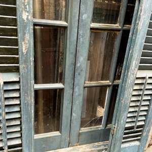 Ventana Antigua de Madera y Vidrio con Postigos Dobles - 145x125 cm - imagen 3