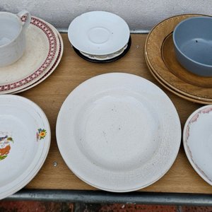 Lote anterior: Varios Platos y Tazas de Loza Antigua