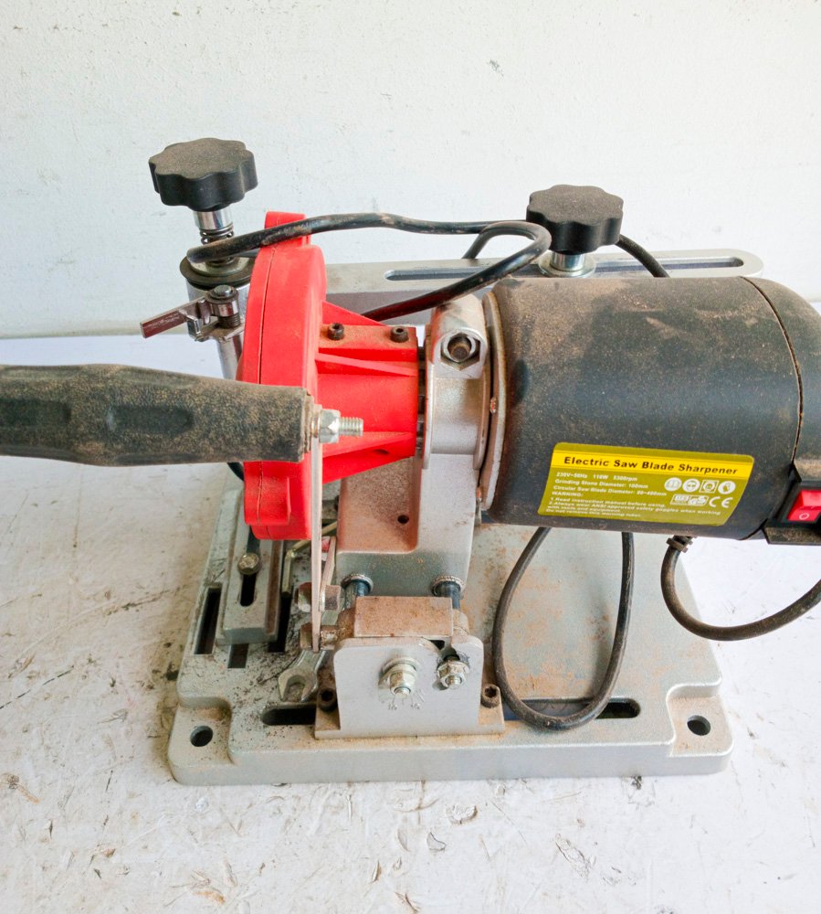 Afilador de cadena de motosierra y discos de madera y clavadora Bostitch - imagen 6