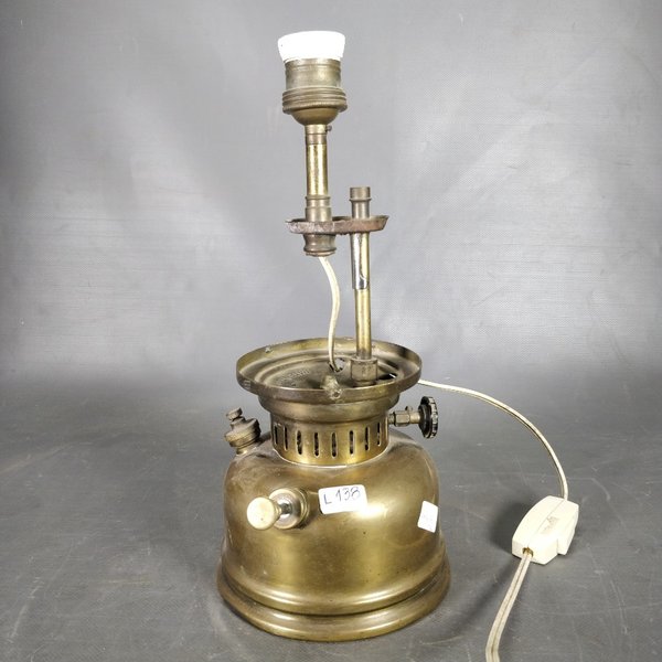 Lámpara de Bronce con Base de Farol a Combustible "Primus" - imagen 1
