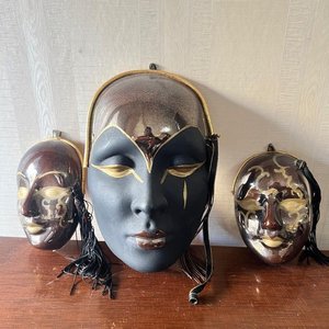 Lote siguiente: Set de 3 Máscaras Decorativas Venecianas