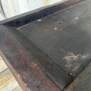 Banco de Carpintero Antiguo de Madera Oscura con Prensa - imagen 6