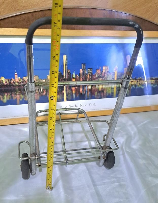 Carrito con ruedas en metal para transporte - imagen 3