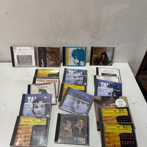 Lote anterior: Lote de CDs de Música Clásica y Jazz