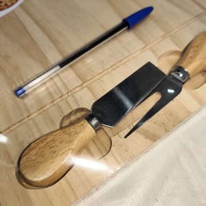 Tabla de Madera para Picadas con Set de Cuchillos para Queso - imagen 3