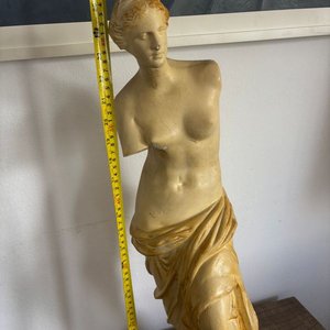 Escultura Clásica Venus de Milo en Yeso con Pátina - imagen 9