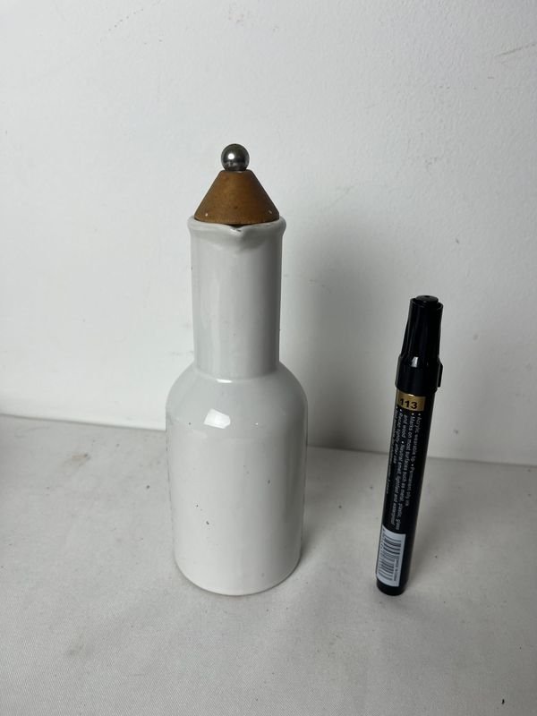 Vinagrera de Cerámica con Manija de Madera y Tapón Metálico - imagen 4