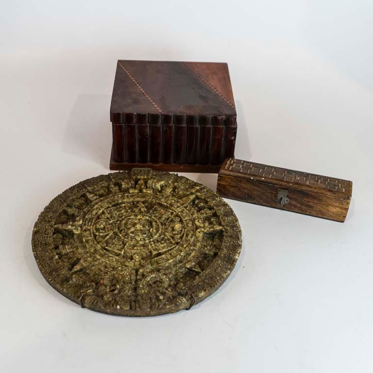 Lote anterior: Calendario maya de piedra y cajas de madera - Medidas: 28 y 20cm