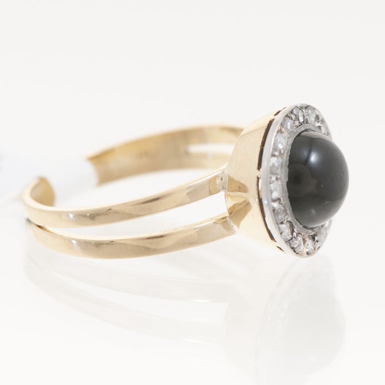 Anillo de oro con ónix y diamantes - imagen 2