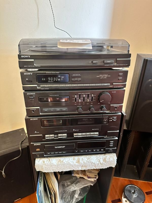 Equipo de audio Sony con disco, cds y cassette - imagen 5
