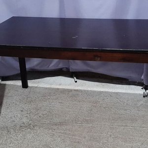 Lote siguiente: Mesa de Comedor Delfino Alvarez de Madera Oscura