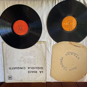 Lote de 2 Discos de Vinilo Usados: Joan Manuel Serrat y La Gigola Cinquetti - imagen 2