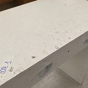 Escritorio Blanco de MDF con Cajón y Tiradores Metálicos - imagen 2