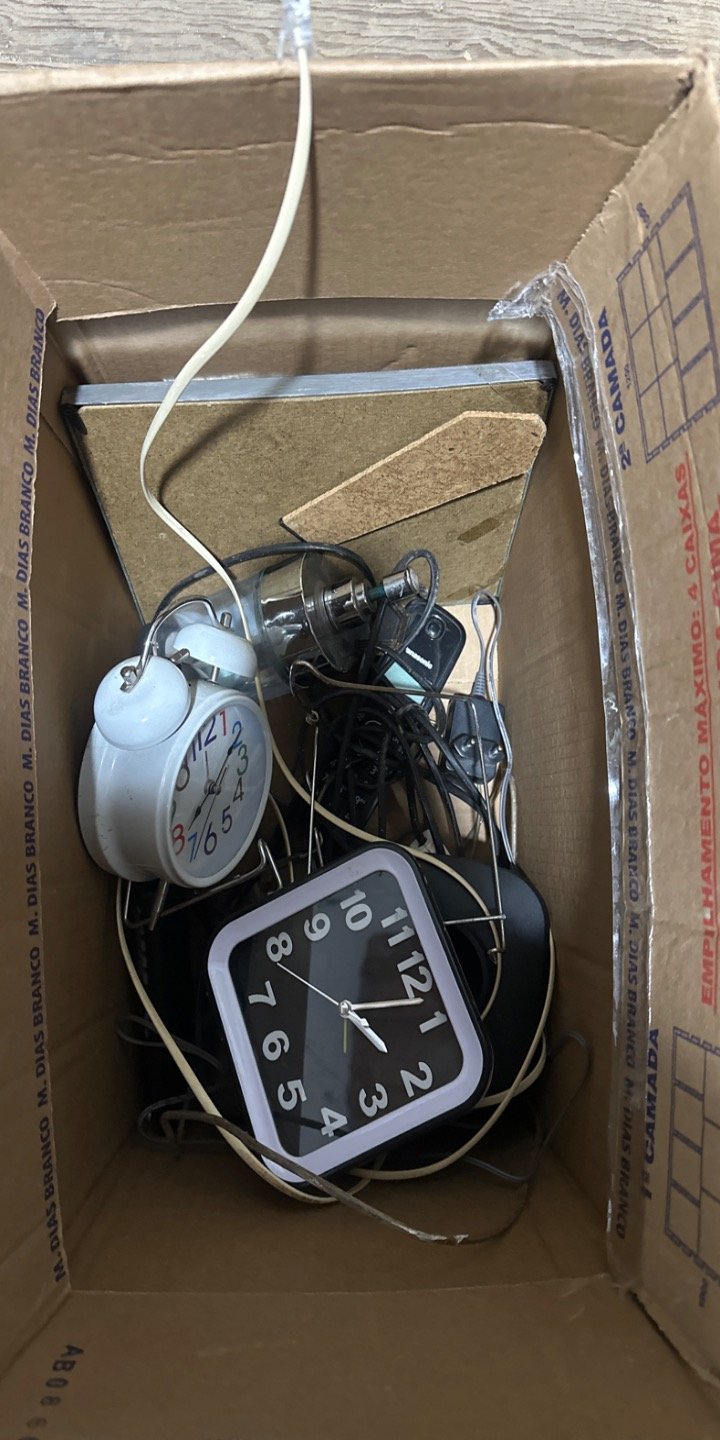 Lote de Relojes y Accesorios Electrónicos Varios