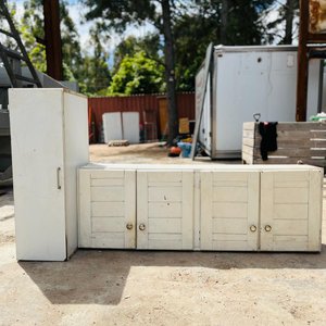 Lote anterior: Muebles Aéreos Blancos con 5 Puertas