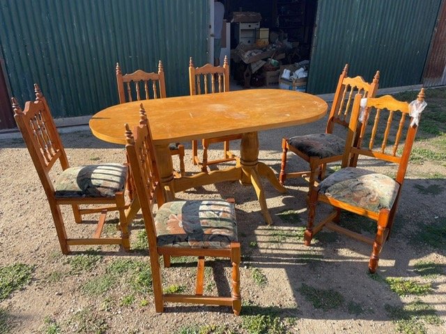 Mesa y sillas de madera para exterior - imagen 4