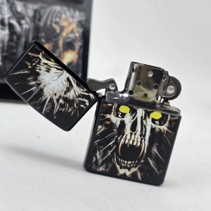 Encendedor Metálico con Diseño de Calavera "Fuego Infernal" - imagen 2