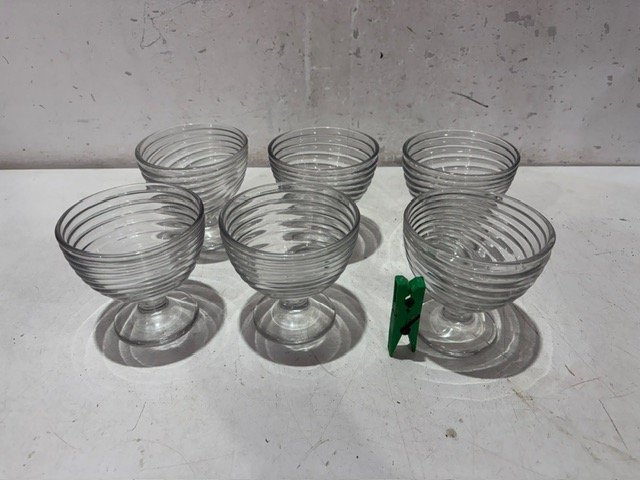 Juego de 6 Copas de Helado de Vidrio Estriado