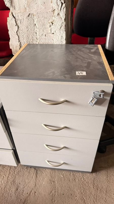 Cajonera Gris de 4 Cajones con Cerradura