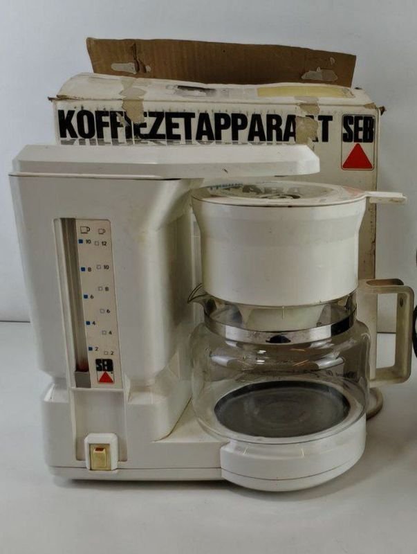 Lote siguiente: Cafetera de café en buen estado