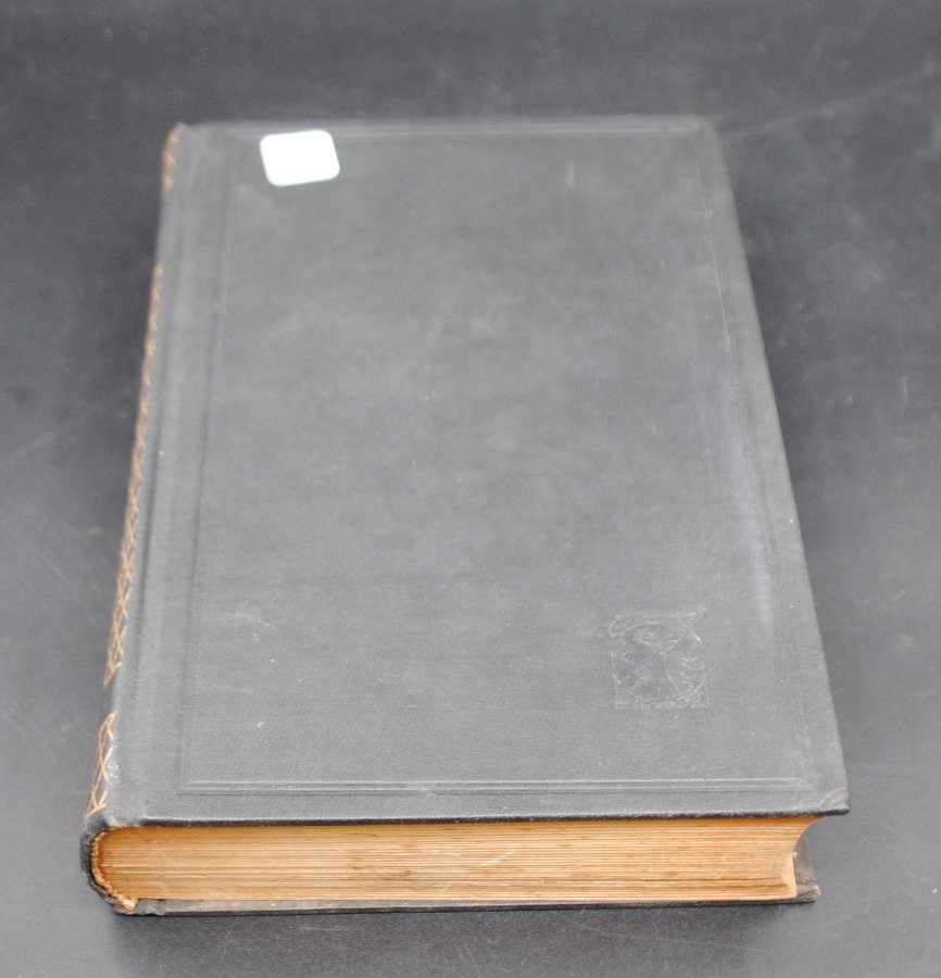 Lote siguiente: Libro de política argentina 1841-1851, edición de 1949