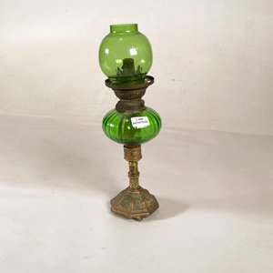 Lote anterior: Antiguo Farol de Aceite con Tulipa Verde y Base Decorada