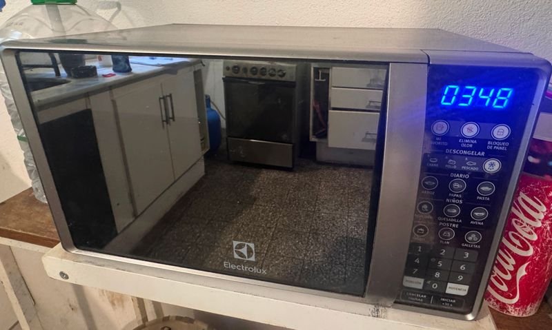 Lote anterior: Microondas Electrolux Digital con detalles funcionando OK