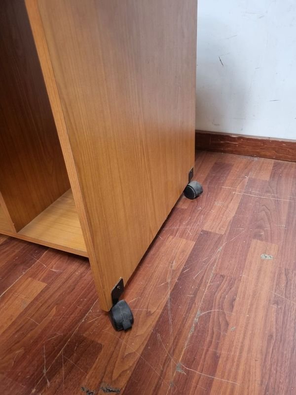 Esccritorio Con Rueditas Y Bandeja Deslizable - Mueble de Oficina - imagen 6