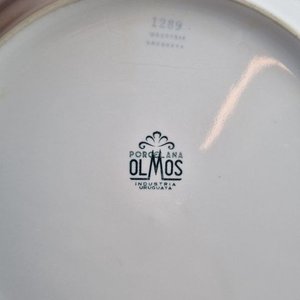 L 390 - 11 Piezas - Set de 11 platos de porcelana uruguaya 'Olmos' con diseño de rosas en tonos pasteles y filetes dorados, en atractivo estado - imagen 4