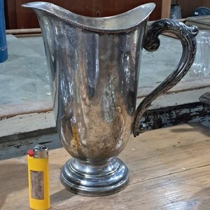 Lote anterior: Jarra Italiana Antigua de Cobre con Baño de Plata