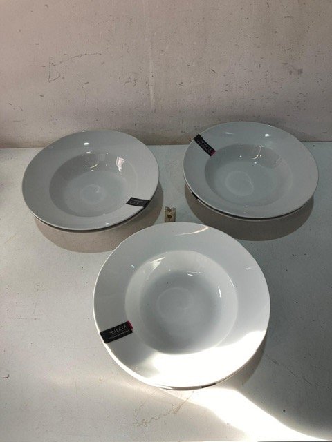 Lote anterior: 6 platos hondos de cerámica blanco y gris