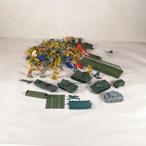 Lote Antiguo Juguetes Militares: Puente, Tanques y Soldados - imagen 1