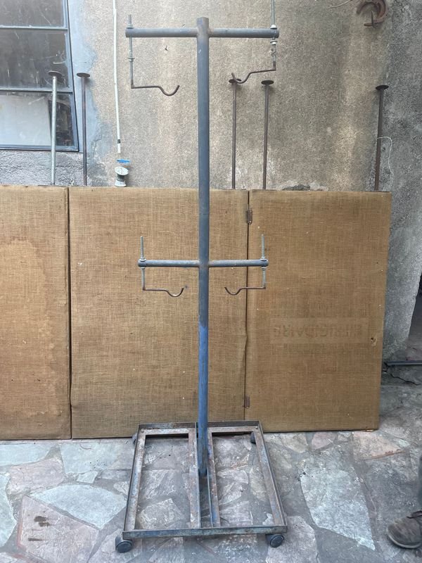Soporte de Hierro para Colgar Bicicletas con Ruedas